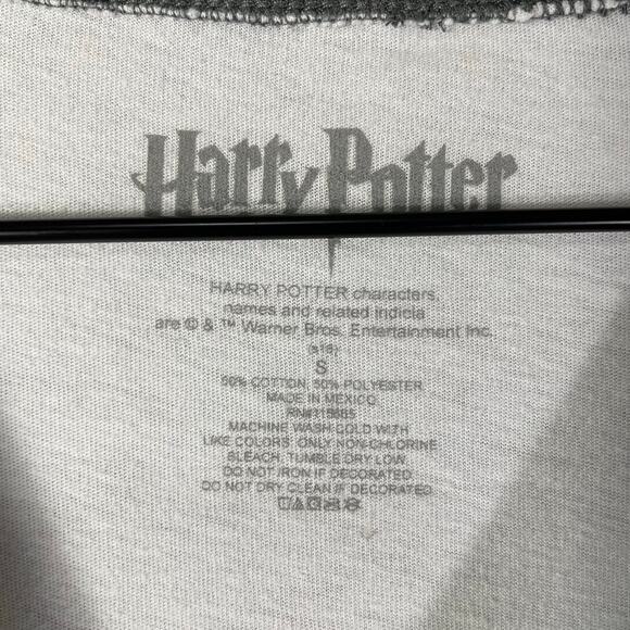 Harry Potter‎ Slytherin Quidditch Shirt Small Green Gray Hogwarts House Tee - Picture 3 of 7